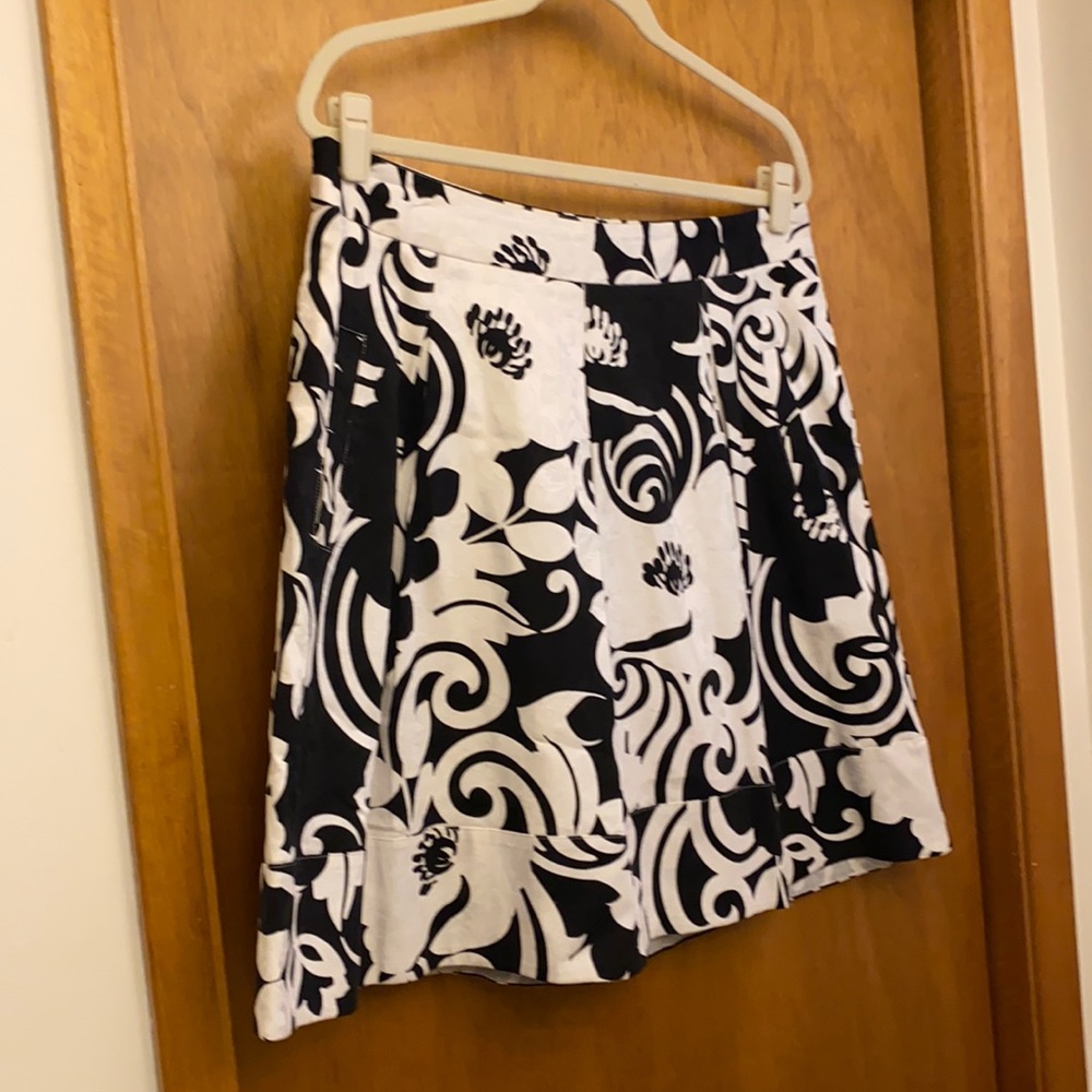 White House Black Market Skirt, like new